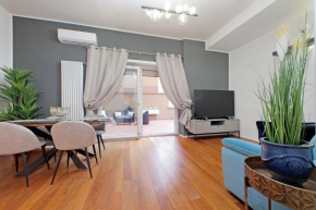 New Apartment with terrace - 150m Metro A